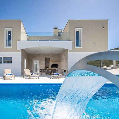 מרינה Villa Hileja מראה חיצוני תמונה