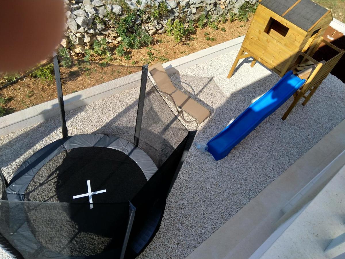 מרינה Villa Hileja מראה חיצוני תמונה