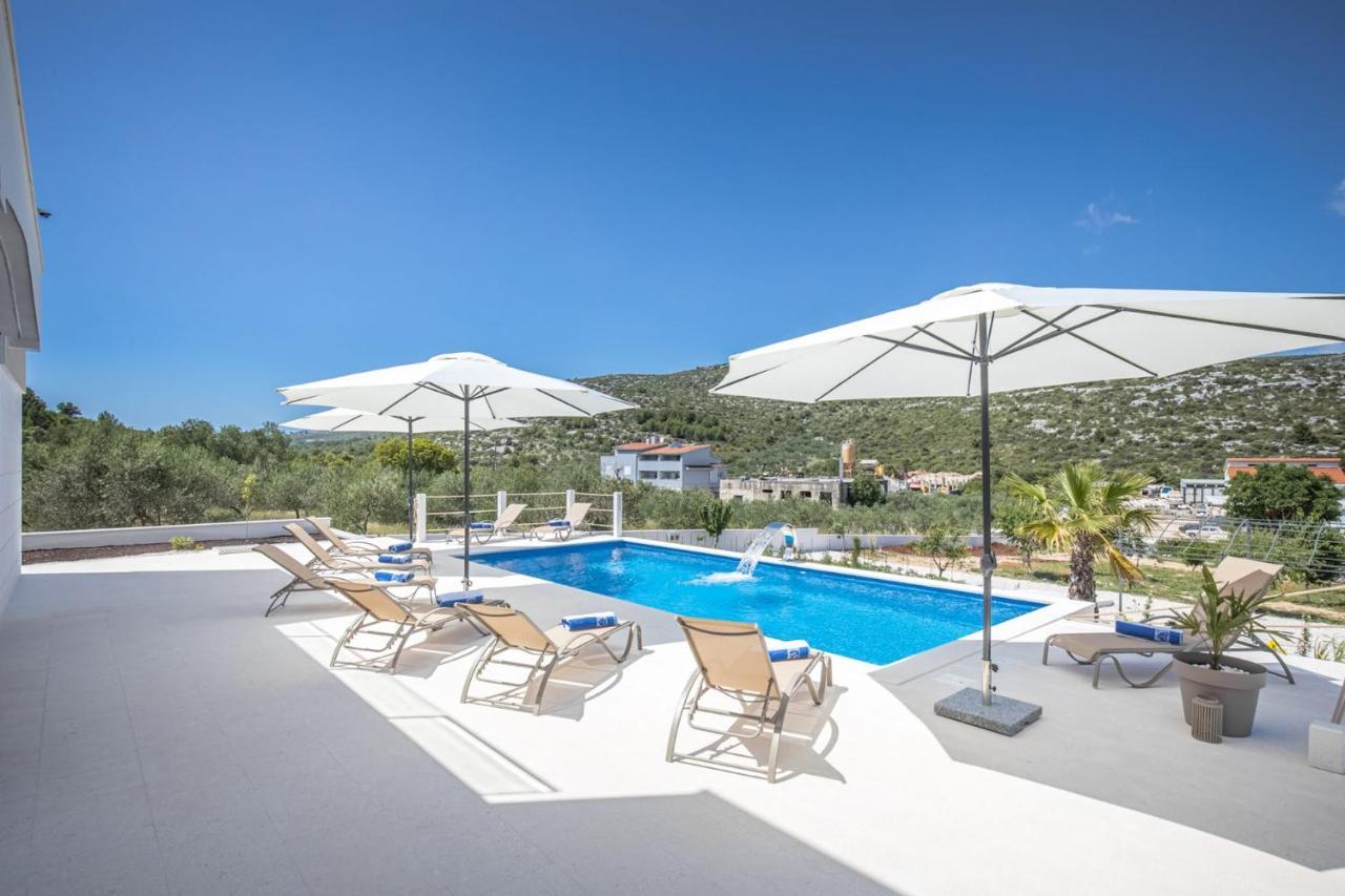 מרינה Villa Hileja מראה חיצוני תמונה