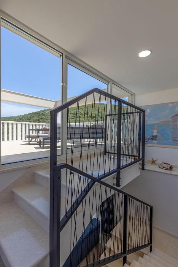 מרינה Villa Hileja מראה חיצוני תמונה