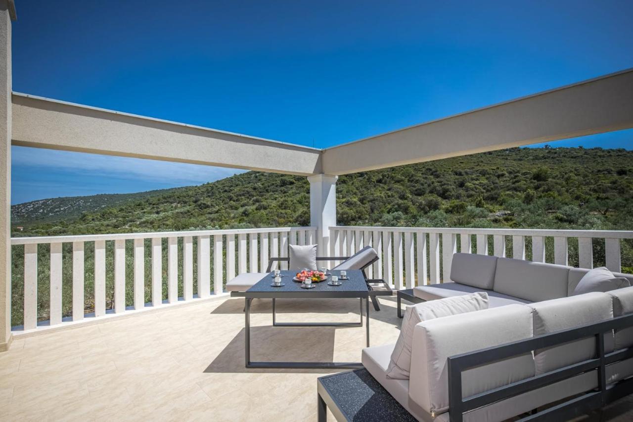 מרינה Villa Hileja מראה חיצוני תמונה