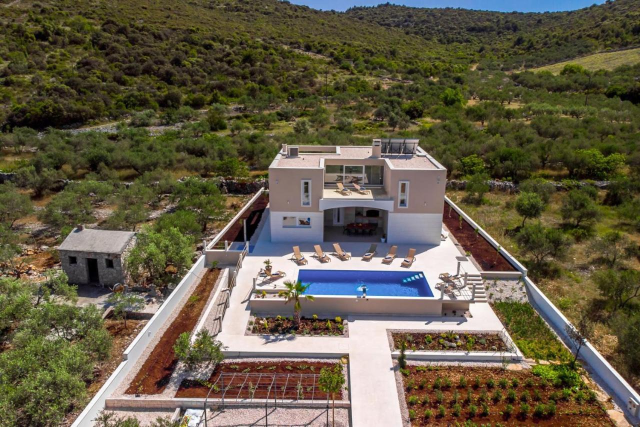 מרינה Villa Hileja מראה חיצוני תמונה