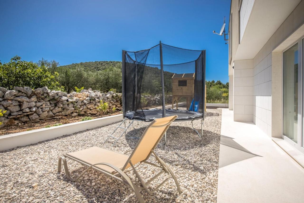 מרינה Villa Hileja מראה חיצוני תמונה