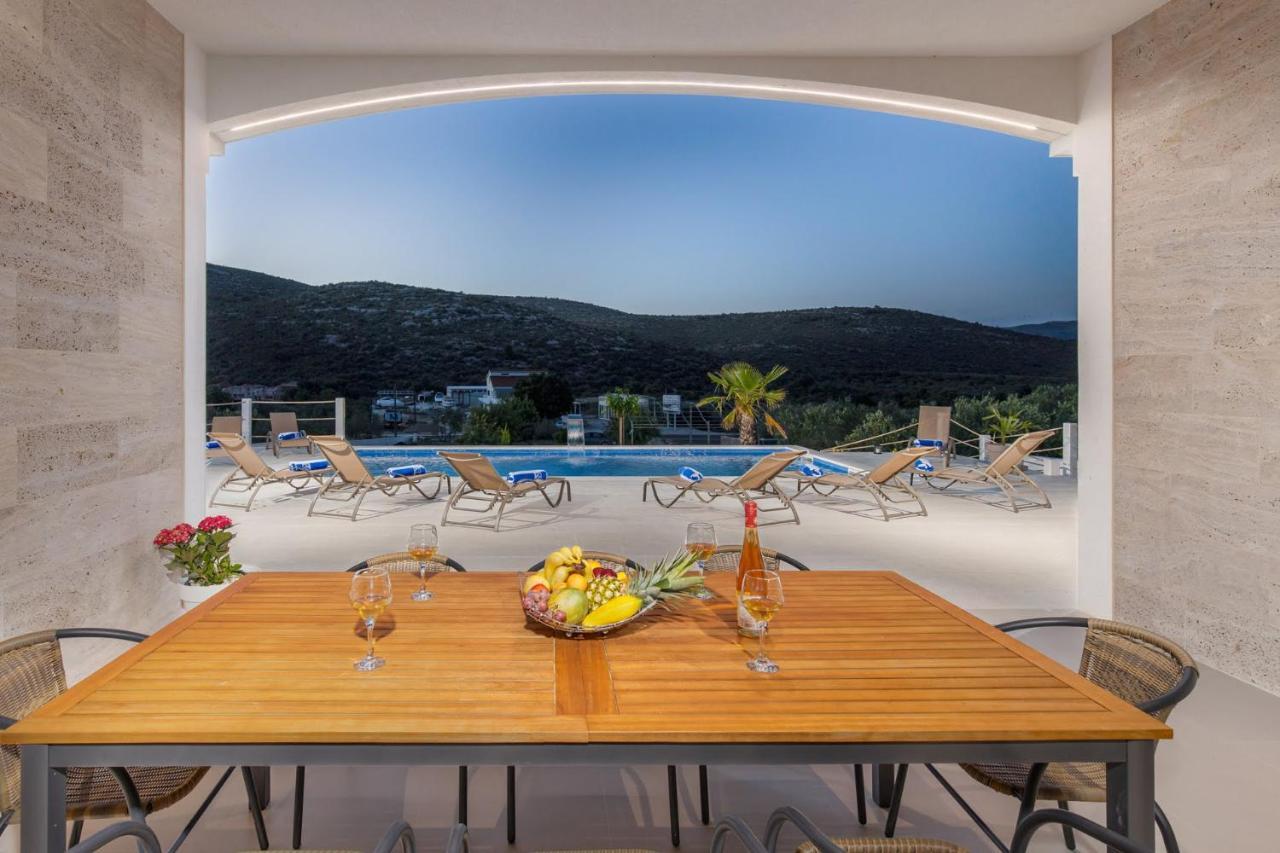 מרינה Villa Hileja מראה חיצוני תמונה